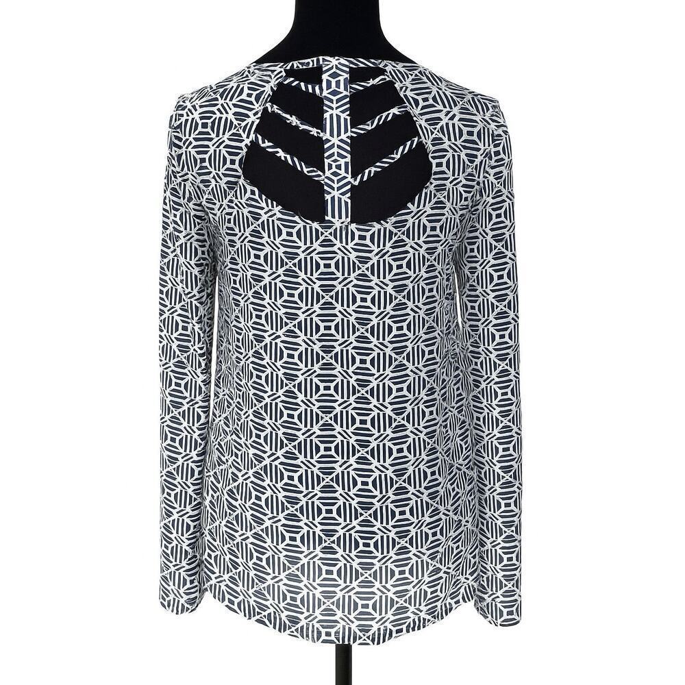 Blu Pepper semi-sheer Navy Geometric Cutout Back Long Sleeve Top Size Medium NWT - Picture 3 of 9